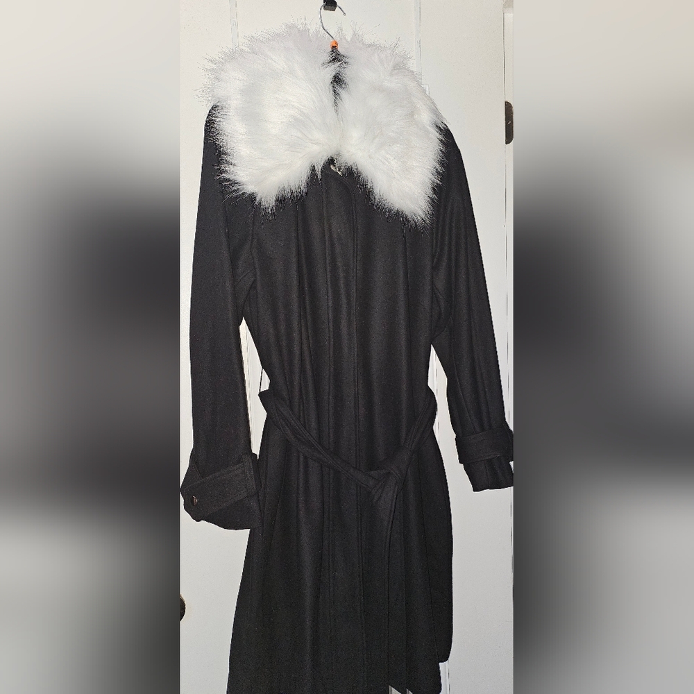 Gabrielle Union for Newyork&company Wool Black Coat with White Faux Fur Collar